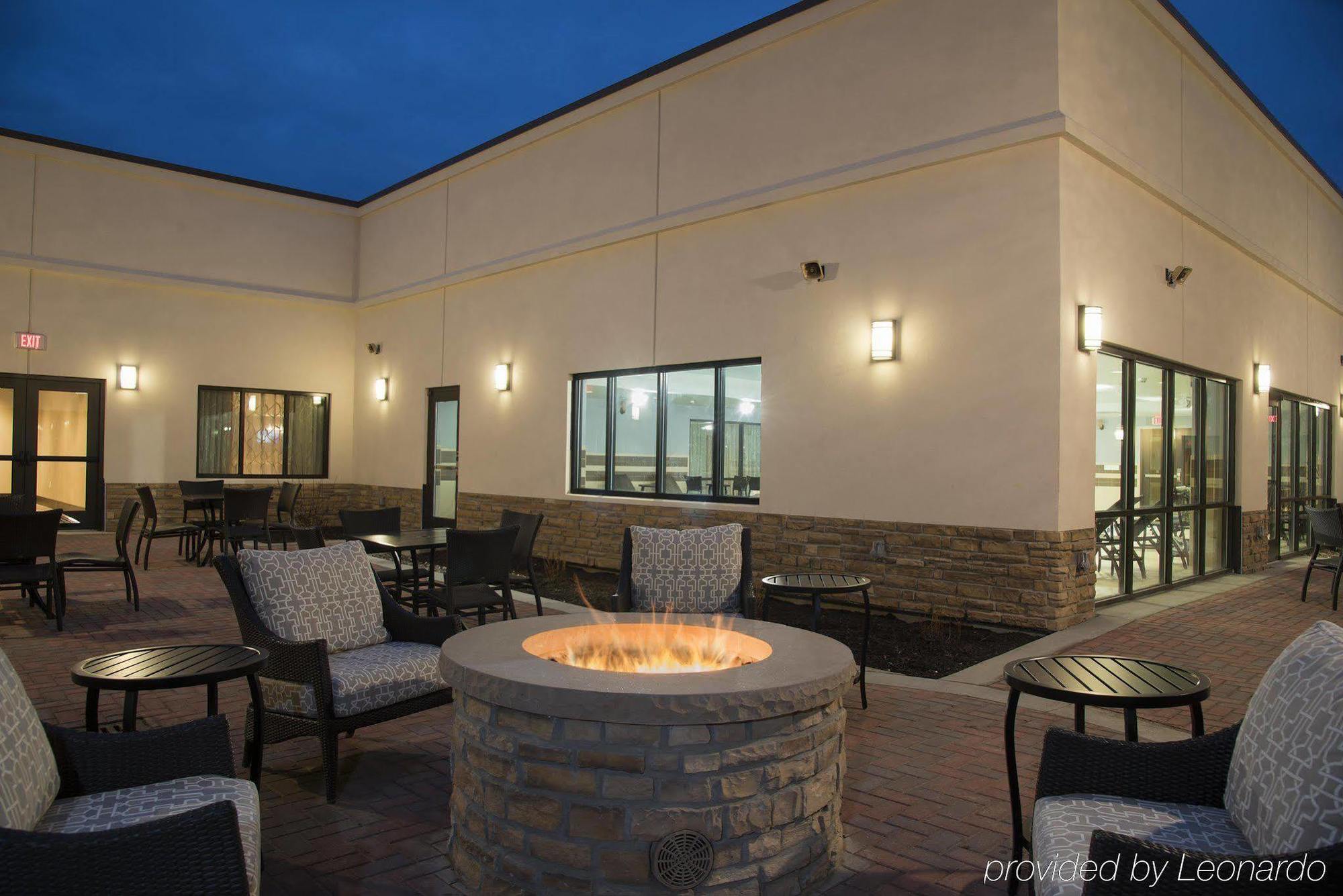 Hotel Doubletree By Hilton Schenectady Esterno foto