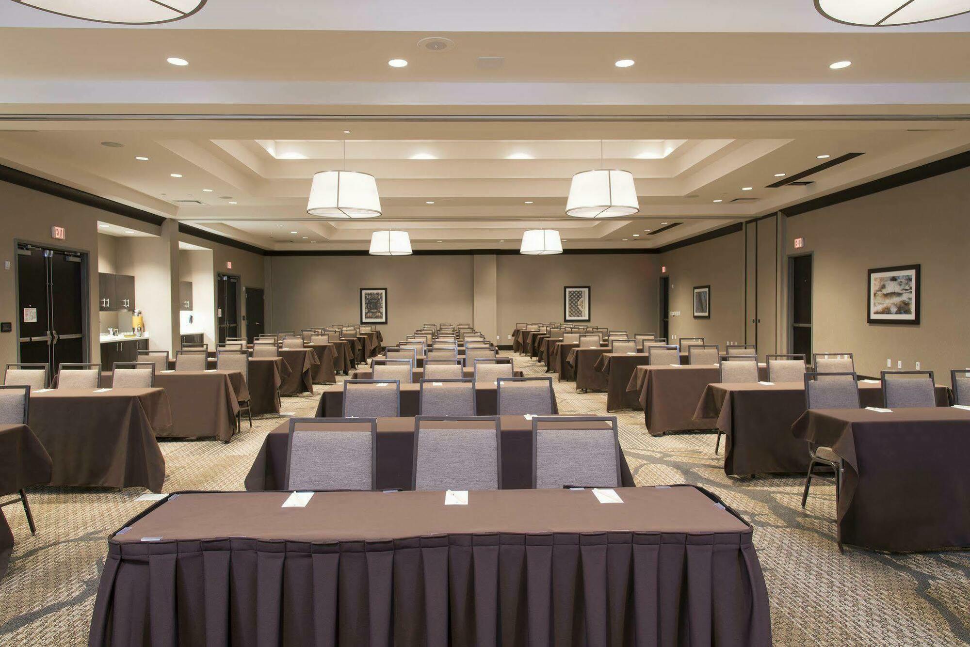 Hotel Doubletree By Hilton Schenectady Esterno foto