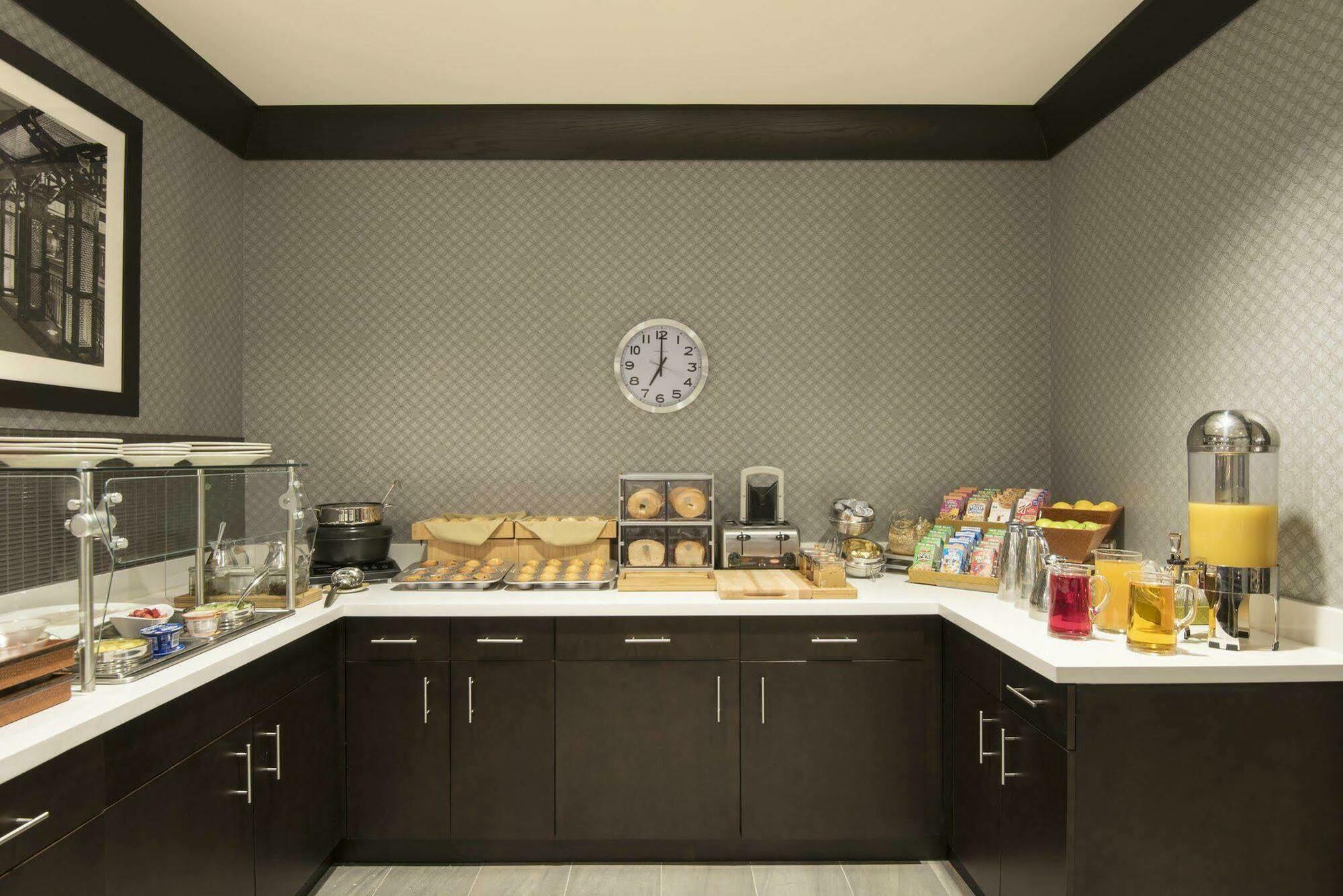 Hotel Doubletree By Hilton Schenectady Esterno foto